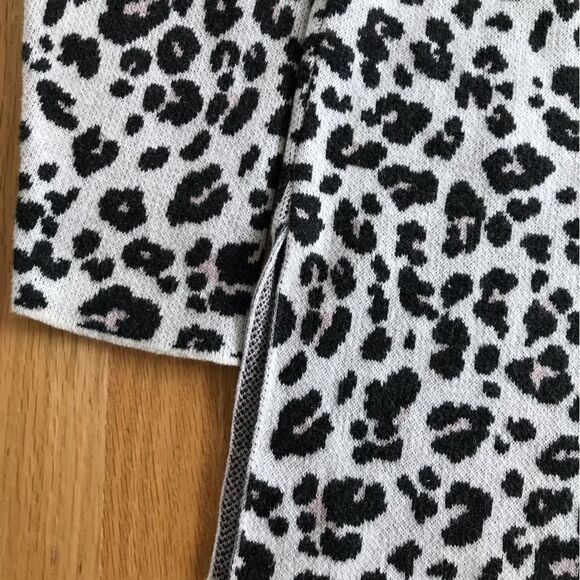 LOFT Classic animal print mock neck cotton tunic sweater Size M LIKE NEW - Picture 3 of 5